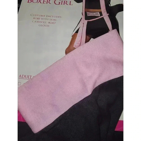 Boxer Girl - Picture 4 of 8